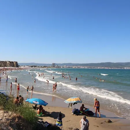 Paradiso 'в' 207 Two Bedroom Апартаменти *