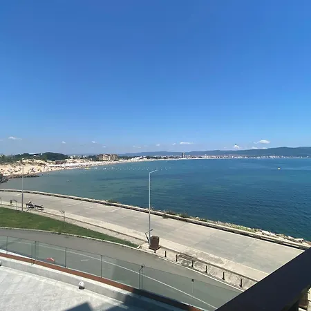 Paradiso 'в' 207 Two Bedroom Апартаменти