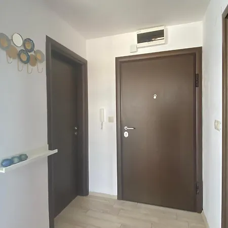 Paradiso 'в' 207 Two Bedroom 内塞伯尔