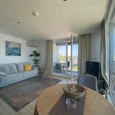 Paradiso 'в' 207 Two Bedroom * 内塞伯尔