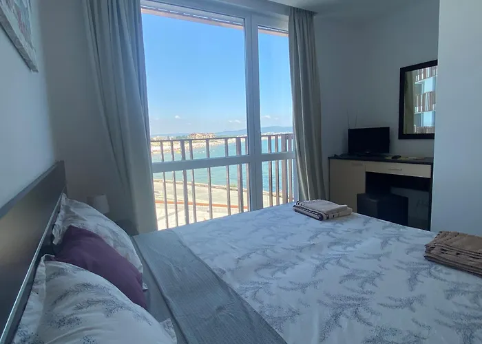 Paradiso 'в' 207 Two Bedroom